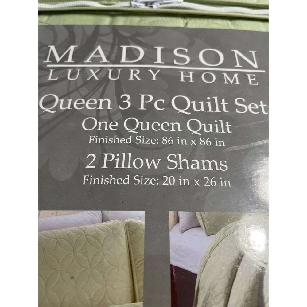 NWT - Madison Luxury Home 3-pc Reversible Queen Size Quilt Set Sage Green